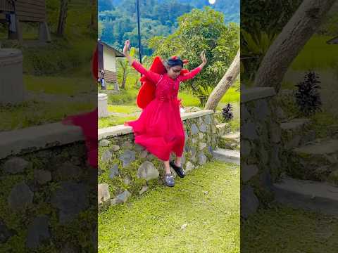 Padahal ada tangga😂