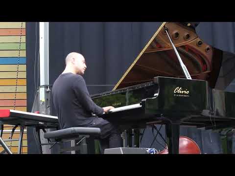 Giovanni Guidi "Io che amo solo te" (Sergio Endrigo) - Parco del Castello L'Aquila 03-09-2022