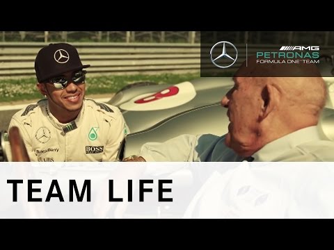 Lewis Hamilton & Sir Stirling Moss - Modern day & Classic F1! AWESOME!