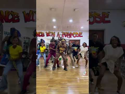 Kuami Eugene Ft Group Chat & Empire- I Feel Nice ( Official TikTok challenge) by Dwpacademy.