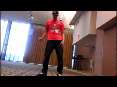 ORGCASA NJ Anthony A. dancing Dubstep 2012 | Bailando Dubstep 2012