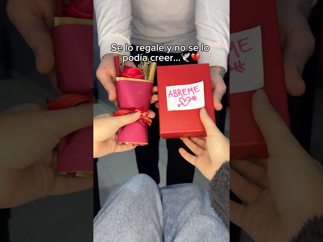 Vídeo relacionado con Adopta un regalo divertido para los amantes del perro para hombres, mujeres y niños Camiseta