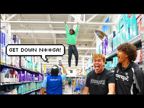 Screaming in Stores Prank