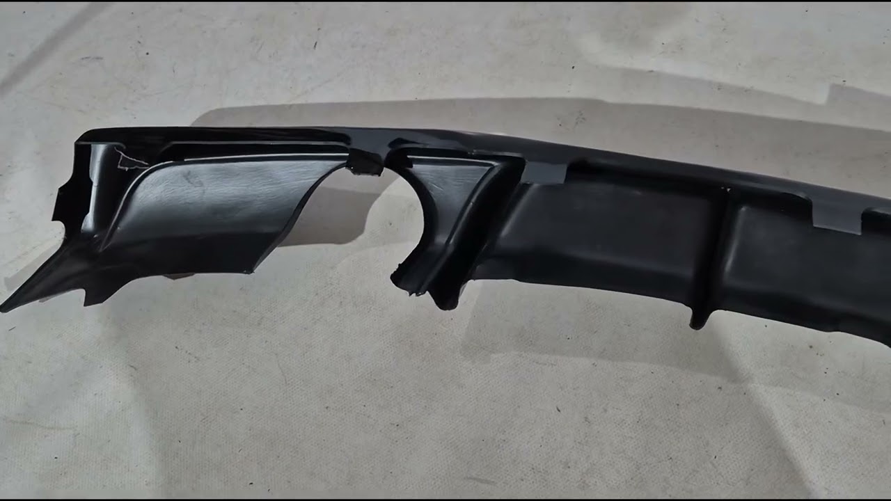 Задний диффузор DPT V-4 (для M-Performance, Черный Глянец) Video 1