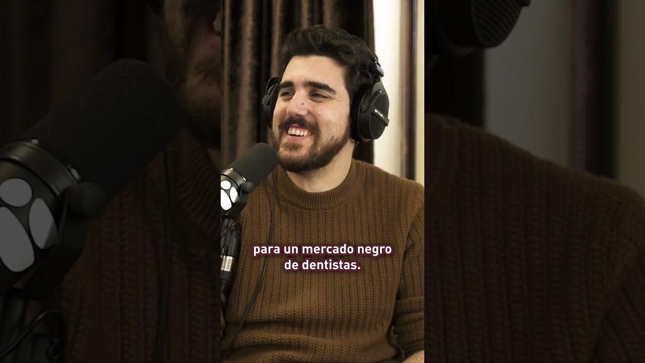 'Una muela con huesos triturados de personas muertas' Especial Navidad Carlos Areces #esdlb