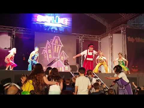 Butlins Minehead skyline gang#butlins #butlinsminehead #liveshows #skylinegang
