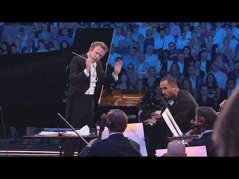 The Vienna Philharmonic creates a musical journey at its Summer Night Concert
