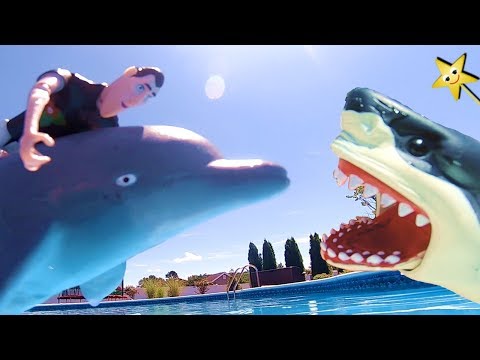 HOTEL TRANSYLVANIA 3 Mavis Swims With SHARKS