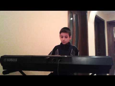 Ovidiu Alexandru  orga Yamaha psr-E433.