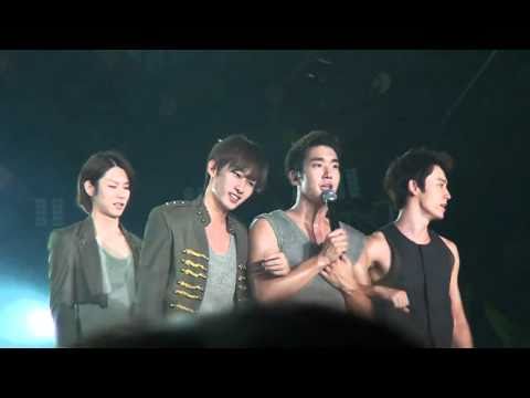 100911 SMTown LIVE ~ EunHae affection to Siwon (Miracle)