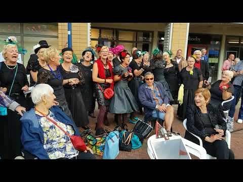 Eduard Hagestein tijdens Poortzangers Festival op 2 september Poortplein te Woudenberg (video 2)