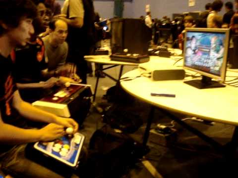 Daigo Umehara vs Ryan Hart in SSF4 casuals 01 HeWhoDares.com