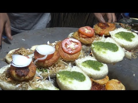 देसी बर्गर  - Chinese Veg Burger @ 30 rs ($ 0.43 ) - Amritsar Street Food