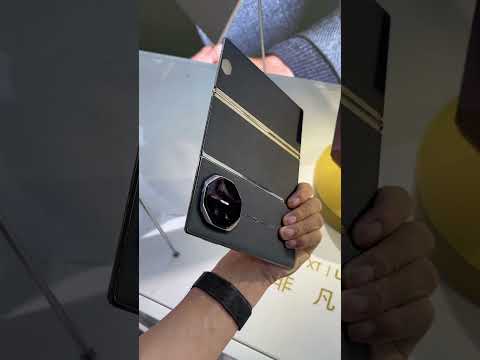 Huawei Mate XT real machine hands-on, really big and thin #Huaweimatext #Huawei #tri-fold phone