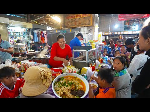 breakfast @ Prek Phnov market - desserts, banh sung, nom banhjok sroas, and noodle soup