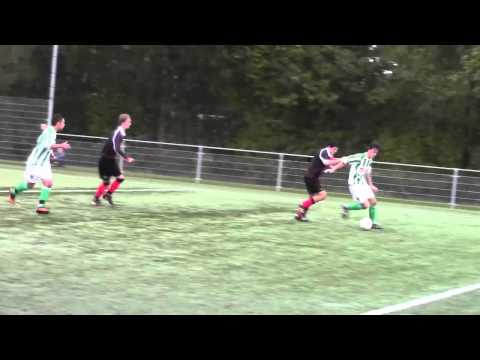 2014 10 11   Jermain bal op de lat