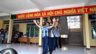 preview picture of video 'Văn nghệ 20-11-2012 lớp 12a1 THPT Buôn Ma Thuột.MP4'