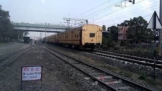 preview picture of video 'Arrival of Empty Rakes of 12919 Malwa Express at Mhow Station'