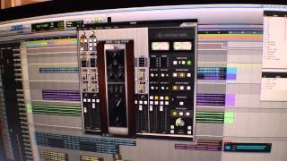 Video thumbnail for 2014 Winter NAMM Show - Universal Audio Apollo Twin High-Resolution Interface with UAD Processing by Musician's Friend