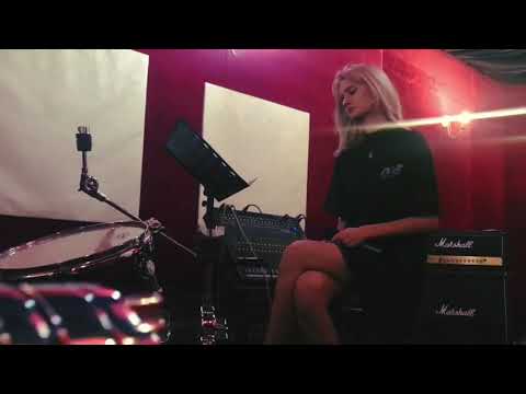 Lady Gaga & Bradley Cooper - Shallow (cover)