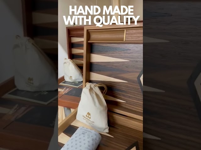 Vídeo relacionado con Manopoulos Walnut Burl Traditional 19" Backgammon Set - Olive Checkers