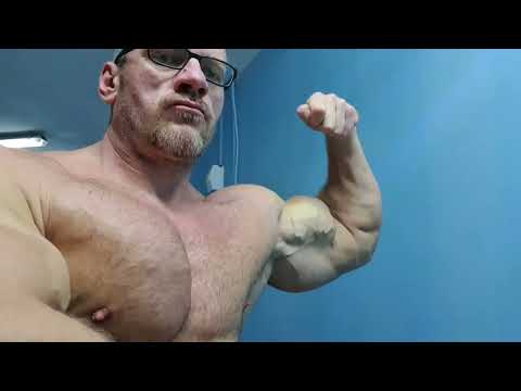 Perfect Bicep - Muscle Dad