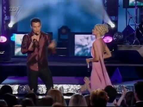 Christina Aguilera & Ricky Martin Nobody Wants To Be Lonely WMA 2001