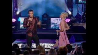 Christina Aguilera &amp; Ricky Martin Nobody Wants To Be Lonely WMA 2001