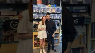 Zayn Malik 🩹 Girls Fans 😭💙 @Zayn #uk #trending #youtubeshorts #viralvideo #zayn #zaynmalik #shorts