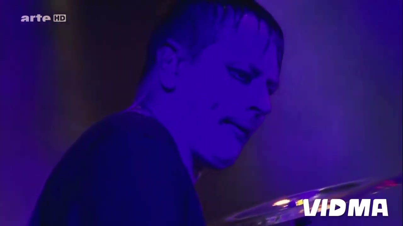 Korn - Fake - Live Hellfest 2015 (20th Anniversary) - YouTube