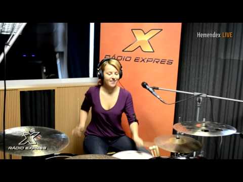 Hemendex LIVE: Katka Knechtová na bicích, Ďuro na triangli