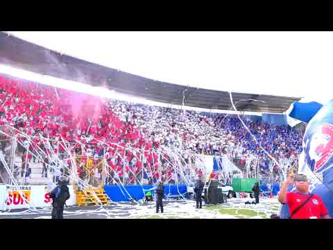 "Espectacular recibimiento de los hinchas olimpistas" Barra: La Ultra Fiel &bull; Club: Club Deportivo Olimpia