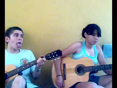 Na garagem da Isadora. =D