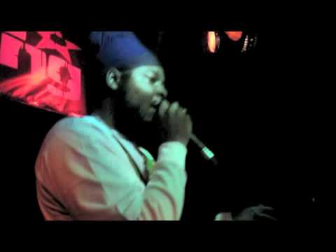 PRESSURE + DON CORLEON + PROTOJE - LIVE ON THE MIC @ BIG BANG Reggae Yard.m4v