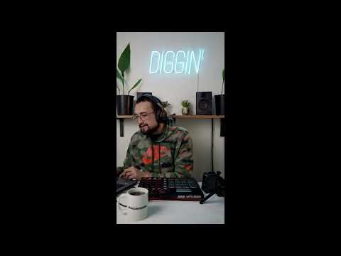 MACRODEE CREANDO UN BEAT EN VIVO