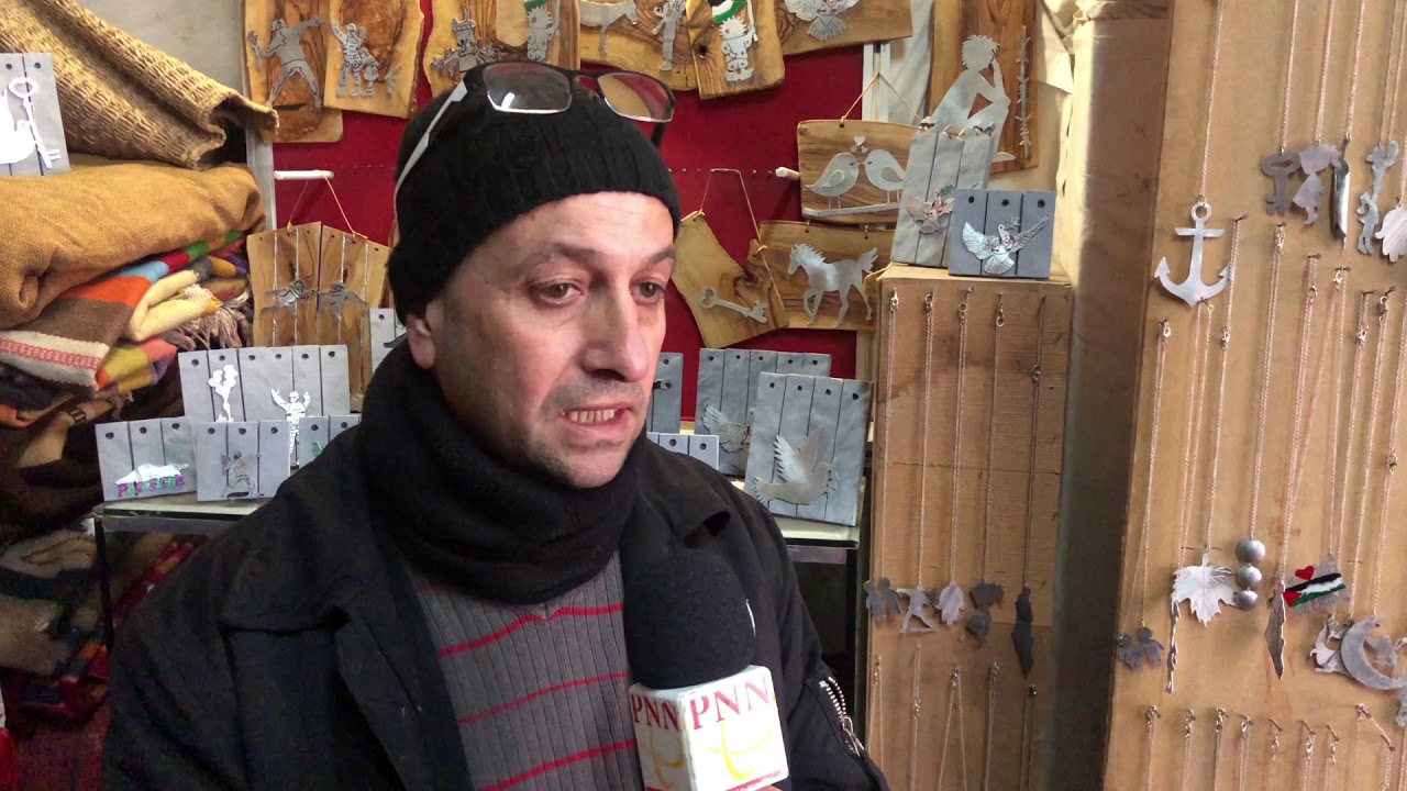 بالفيديو: مواطن من  ببيت لحم يحول أدوات القتل الاسرائيلية إلى فن يحمل رسائل انسانية و وطنية