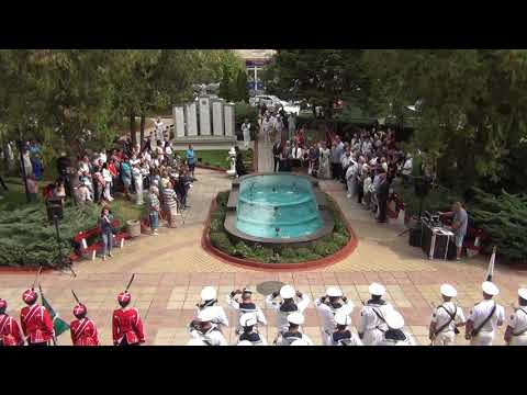 ТЪРЖЕСТВЕНОТО ОТКРИВАНЕ НА ПАМЕТНИКА НА ЗАГИНАЛИТЕ ВЪВ ВОЙНИТЕ АЙТОСКИ ГРАЖДАНИ