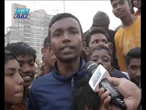 পিচ ঢালা রাস্তার উপরেই বাড়ি, দোকান-পাট