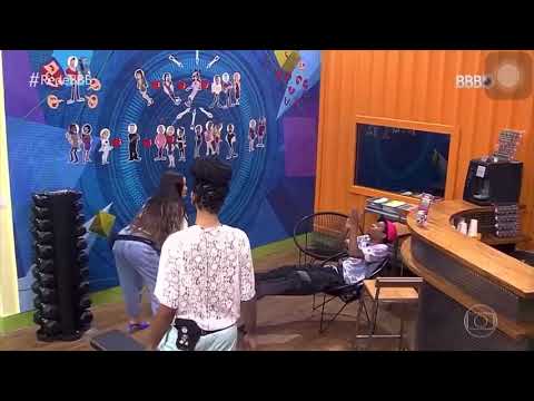 Lucas Penteado cantando o Funk da Juliette pra ela dentro da casa