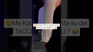 KATY PERRY E I TACCHI INVISIBILI: la sua camminata lascia TUTTI senza parole! 😱👠✨ #katyperry