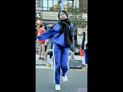 171118 레드크루 (예슬, RED Crew) - 윈디데이 (오마이걸) @ 홍대 거리공연 직캠 By SSoLEE