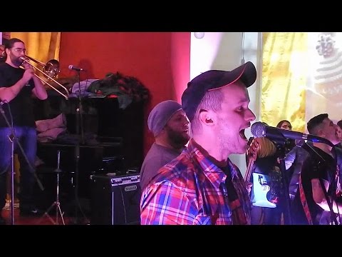 Ci vuole serietà -The All Beck's - Festa carro H - I Baroni del Castello 2015