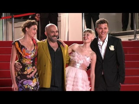 Love : le point complet date par date sur la polémique de l'été