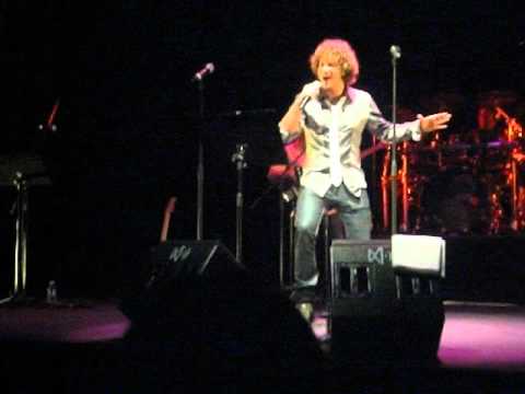 DANIEL DIGES: Tanto amor no es bueno (Vallecas, 02/05/2011)