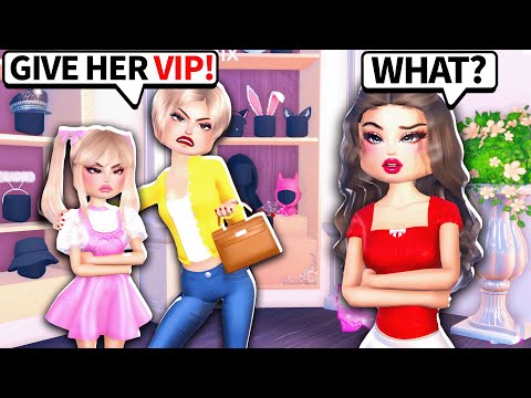 I Made a Girl Mad Then Her MOM JOINED in Dress to Impress!