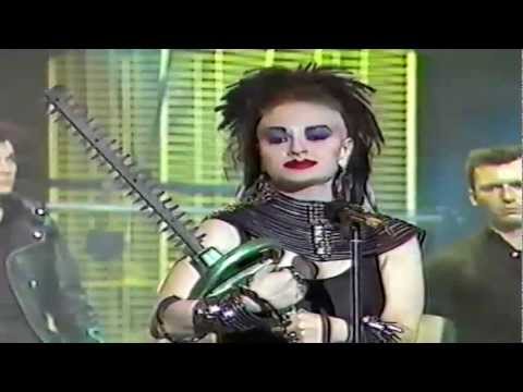 ALASKA Y DINARAMA - LA FUNCIONARIA ASESINA (Tocata 1986)