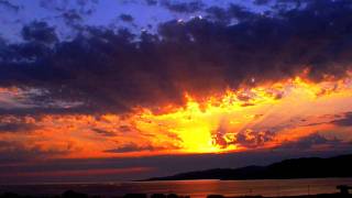 preview picture of video 'Une minute de bonheur en Corse - Superbe Couché de Soleil à Propriano Best Timelapse Corsica'