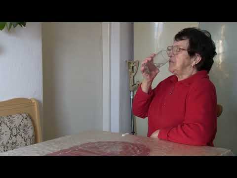 hrneček na polykání léků - pomůcky a jejich využití