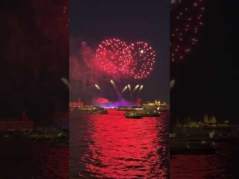 С днем Рождения Санкт-Петербург