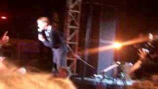 The Hives - Return The Favour